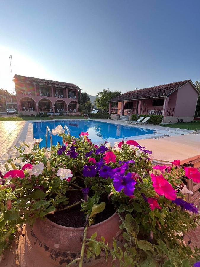 Gregory-Vassilis Apartments Dassia  Buitenkant foto