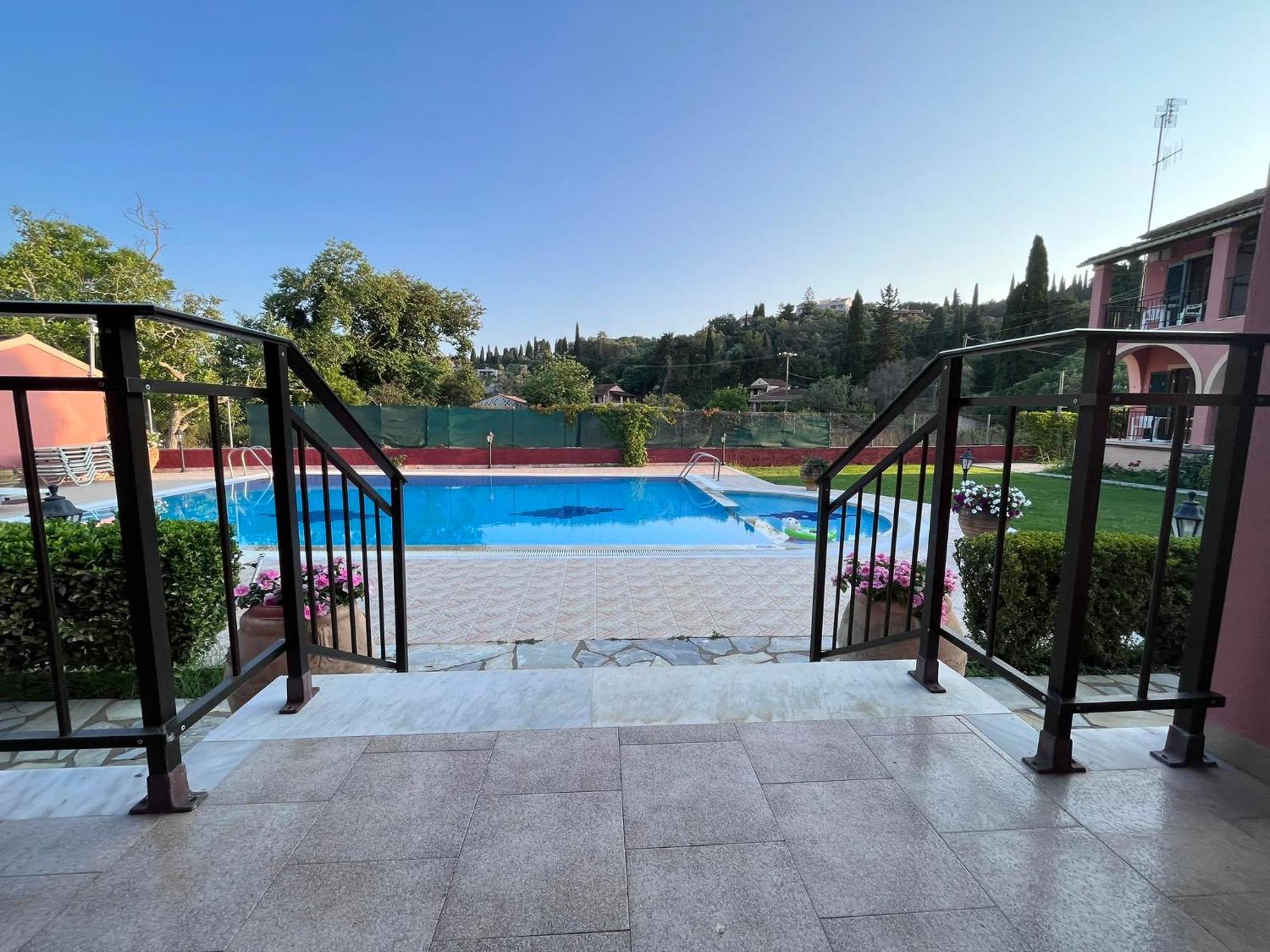 Gregory-Vassilis Apartments Dassia  Buitenkant foto