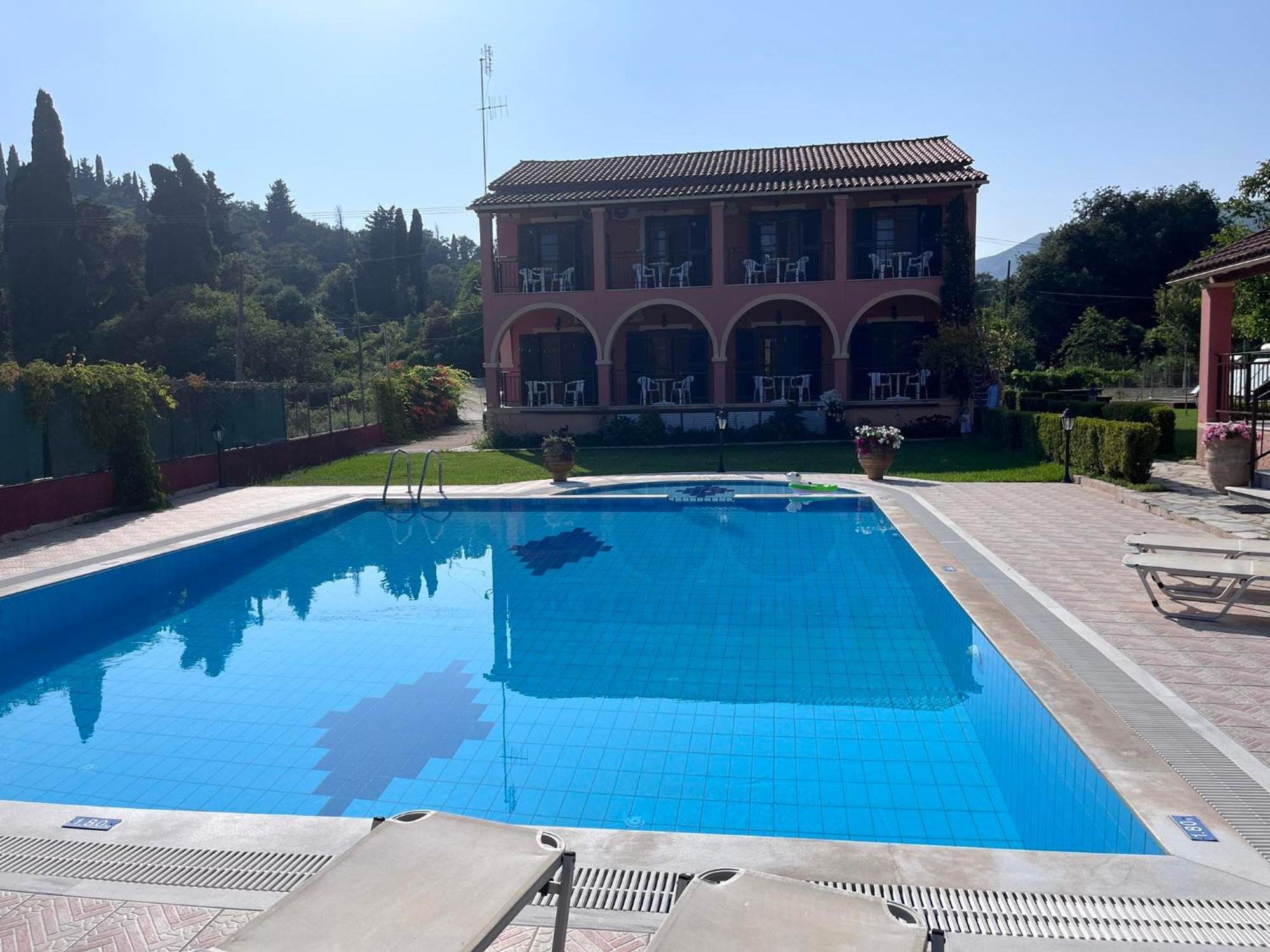 Gregory-Vassilis Apartments Dassia  Buitenkant foto
