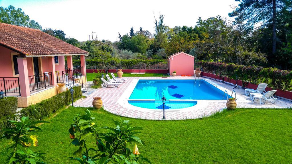 Gregory-Vassilis Apartments Dassia  Buitenkant foto