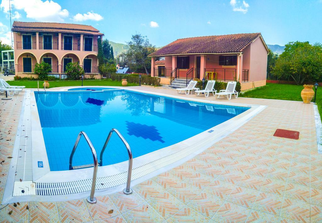 Gregory-Vassilis Apartments Dassia  Buitenkant foto