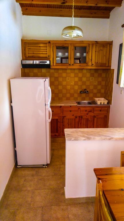 Gregory-Vassilis Apartments Dassia  Buitenkant foto