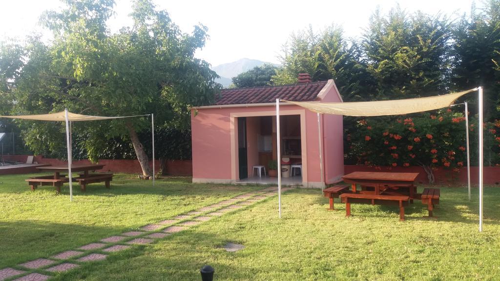 Gregory-Vassilis Apartments Dassia  Buitenkant foto