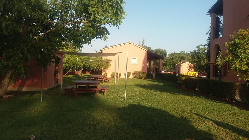 Gregory-Vassilis Apartments Dassia  Buitenkant foto